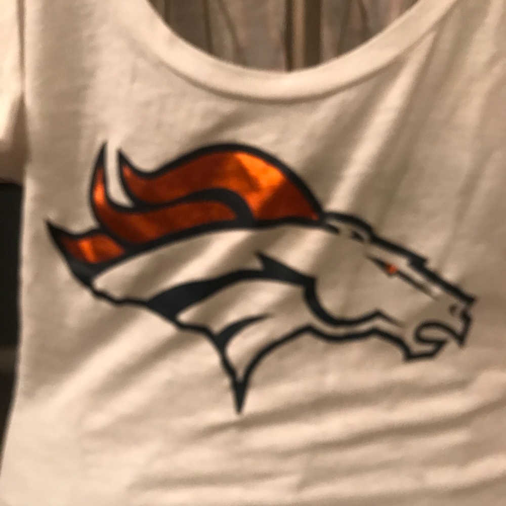 VS Pink Denver Broncos tee